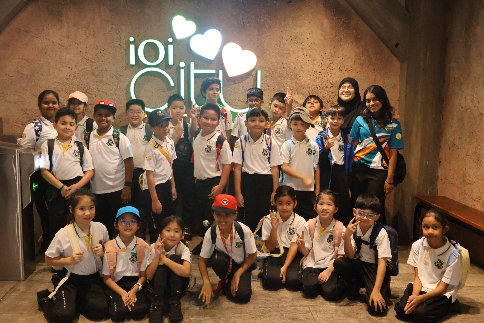 Students on a Kiddypedia field trip